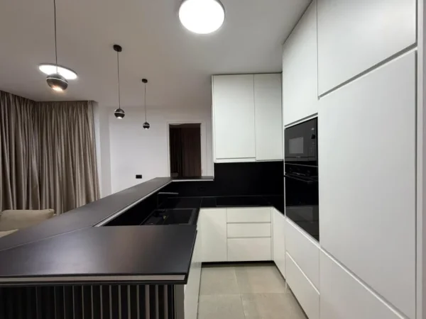 Tirane, jepet me qera apartament 2+1 Kati 4, 115 m² 1.350 € (Liqeni i Thate)
