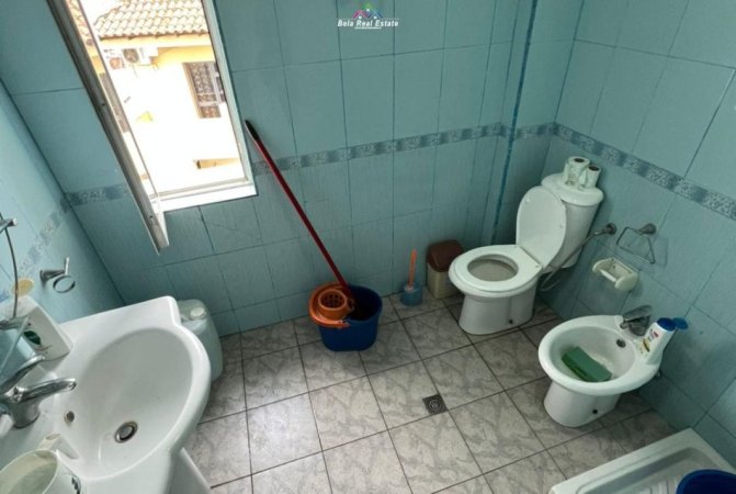 Tirane, jepet me qera apartament 2+1 Kati 4, 86 m² 500 € (Rruga Ferit Xhajko)