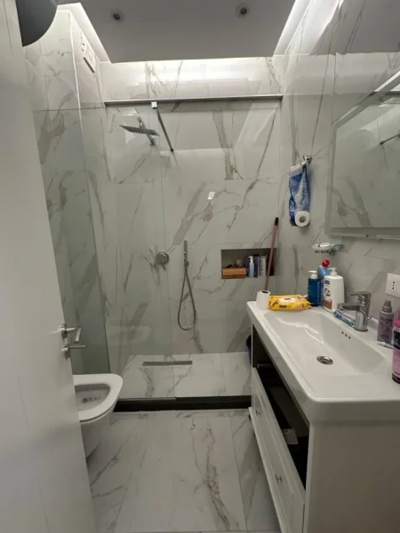 Tirane, shitet apartament 2+1 , 100 m² 240.000 € 