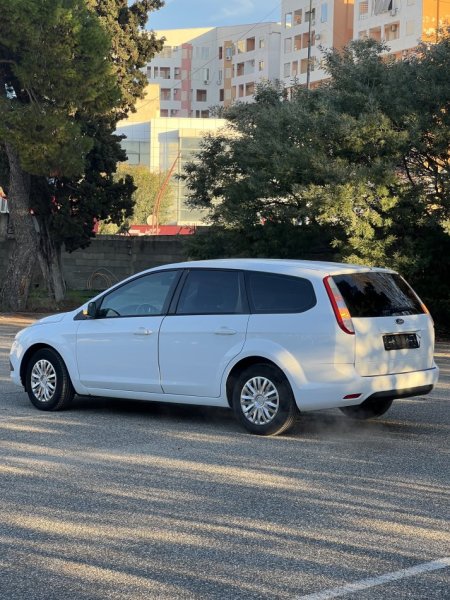 Durres, shitet makine Ford Focus Nafte, e bardhë manuale Kondicioner 193.000 km 3.400 €