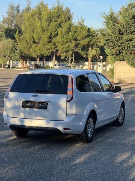 Durres, shitet makine Ford Focus Nafte, e bardhë manuale Kondicioner 193.000 km 3.400 €