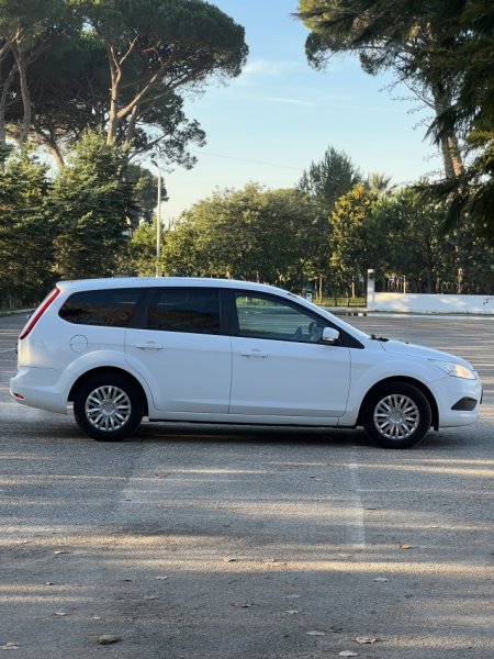 Durres, shitet makine Ford Focus Nafte, e bardhë manuale Kondicioner 193.000 km 3.400 €