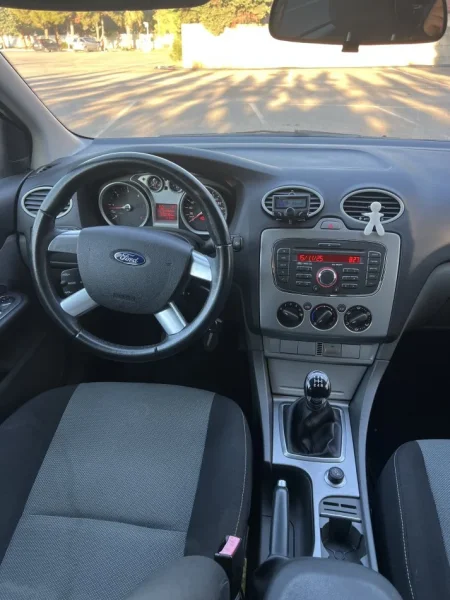 Durres, shitet makine Ford Focus Nafte, e bardhë manuale Kondicioner 193.000 km 3.400 €
