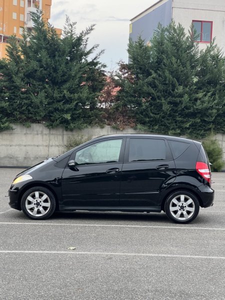 Durres, shitet makine Benz A Class Benzin, e zeze automatik Kondicioner 207.000 km 3.400 €