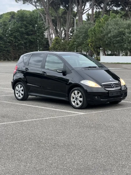 Durres, shitet makine Benz A Class Benzin, e zeze automatik Kondicioner 207.000 km 3.400 €