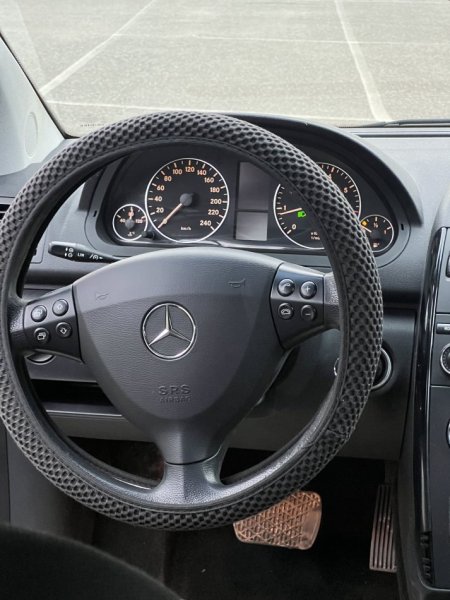 Durres, shitet makine Benz A Class Benzin, e zeze automatik Kondicioner 207.000 km 3.400 €
