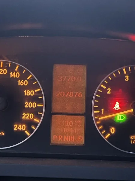 Durres, shitet makine Benz A Class Benzin, e zeze automatik Kondicioner 207.000 km 3.400 €