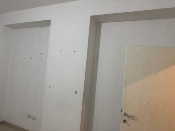 Tirane, jepet me qera apartament 1+1 Kati 1, 65 m² 500 € 