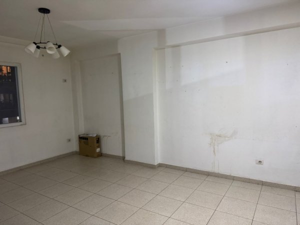 Tirane, jepet me qera apartament 1+1 Kati 1, 65 m² 500 € 