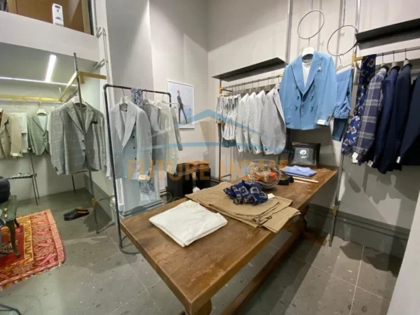 Tirane, shitet dyqan Kati 0, 68 m² 138.000 € (Zogu i I)