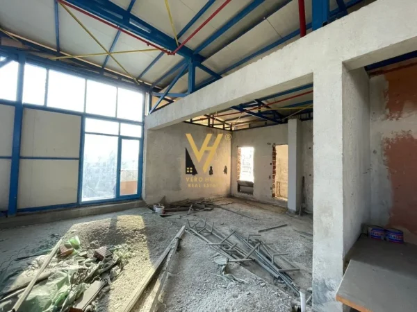 Tirane, shitet ambjent biznesi Kati 0, 2.500 m² (SELITE)