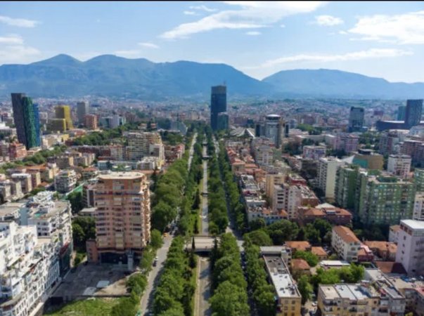 Tirane, shitet ambjent biznesi , 13 m² 42.000 € (Ekspozita)