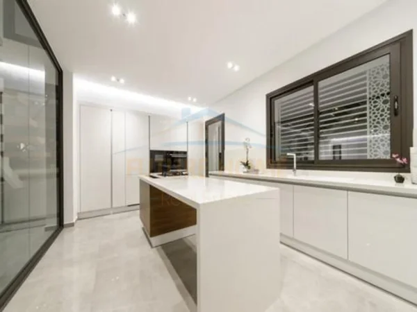 Durres, shitet Vile , 262 m² 750.000 € (Currila)