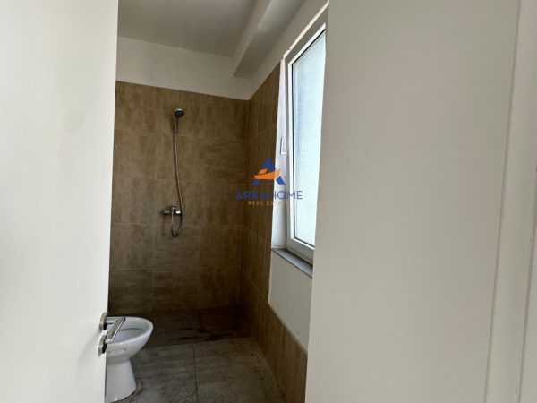 Tirane, shitet apartament 2+1+Ballkon Kati 5, 70 m² 114.000 €