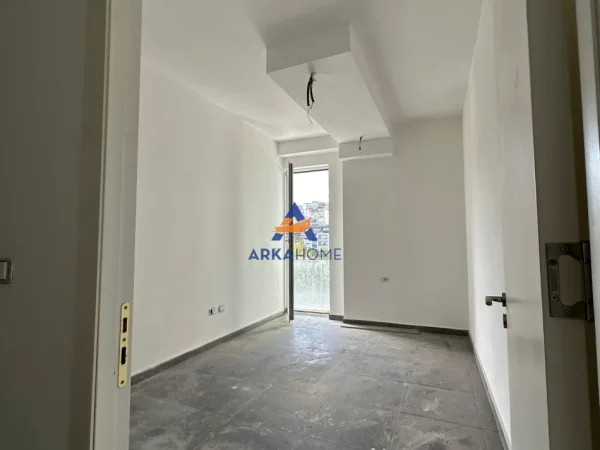 Tirane, shitet apartament 2+1+Ballkon Kati 5, 70 m² 114.000 €