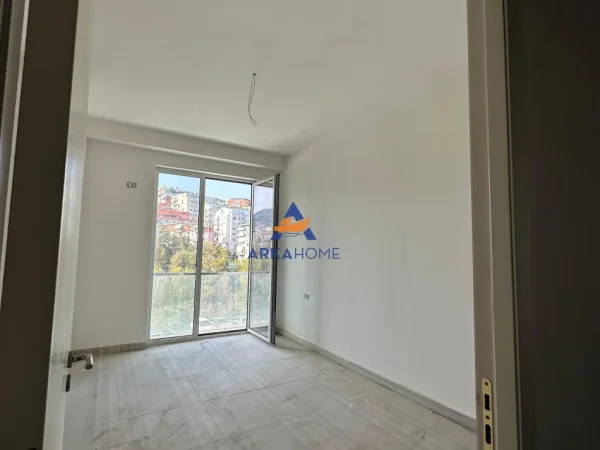 Tirane, shitet apartament 2+1+Ballkon Kati 5, 70 m² 114.000 €