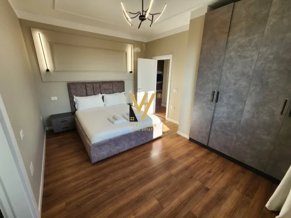 Tirane, jepet me qera apartament 2+1+Ballkon Kati 7, 106 m² 1.500 € (ISH EKSPOZITA)