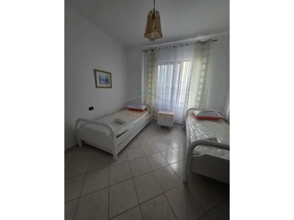 Tirane, jepet me qera apartament 2+1 Kati 4, 92 m² 520 € (Unaza e re, Astir)