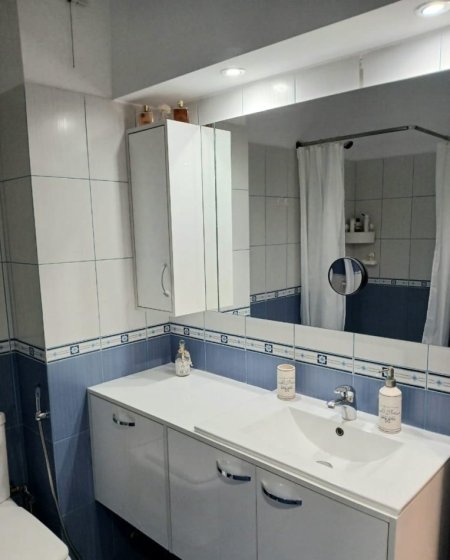 Tirane, jepet me qera apartament 2+1 Kati 2, 87 m² 520 € (FRESK)