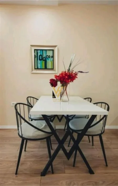 Tirane, jepet me qera apartament 1+1+Ballkon Kati 4, 60 m² 650 € (RRUGA ISLAM ALLA)