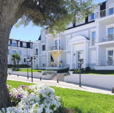 Tirane, jepet me qera apartament 2+1+Ballkon Kati 2, 130 m² 2.200 € (JOY RESIDENCE, TEG)