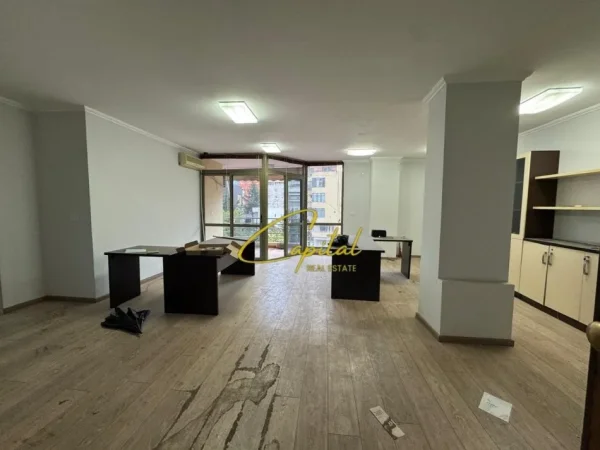 Tirane, shitet apartament 2+1 Kati 3, 103 m² 258.000 € (21 DHJETORI)