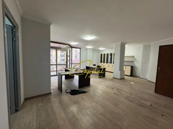 Tirane, shitet apartament 2+1 Kati 3, 103 m² 258.000 € (21 DHJETORI)