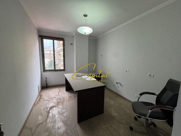 Tirane, shitet apartament 2+1 Kati 3, 103 m² 258.000 € (21 DHJETORI)