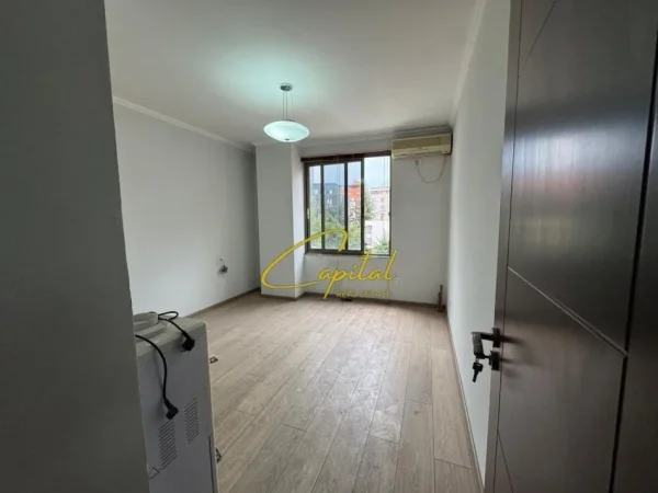 Tirane, shitet apartament 2+1 Kati 3, 103 m² 258.000 € (21 DHJETORI)