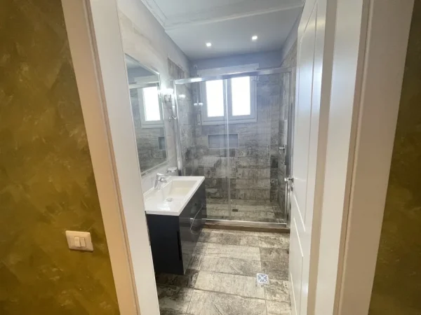 Tirane, shitet nga Pronari, pa-komision apartament 3+1+Ballkon Kati 4, 135 m² 455.000 € (Kopshti Zoologjik, rruga Alla)