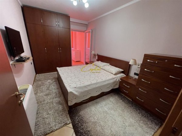 Tirane, jepet me qera apartament 2+1 Kati 10, 100 m² 1.000 € (STADIUMI AIR ALBANIA)