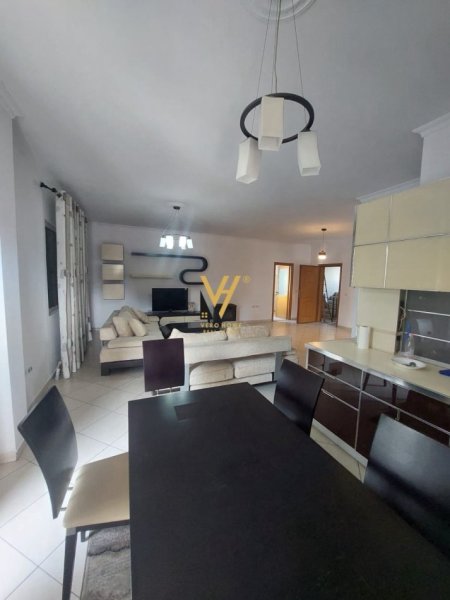 Tirane, jepet me qera apartament 3+1+Ballkon Kati 1, 152 m² 600 € (SELITE)