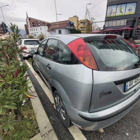 Tirane, shes makine | veture Ford Focus Nafte, gri metalizato manuale Kondicioner 242.000 km 1.200 €