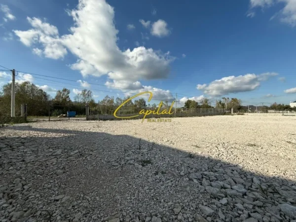 Tirane, jepet me qera toke , 4.000 m² (KASHAR)