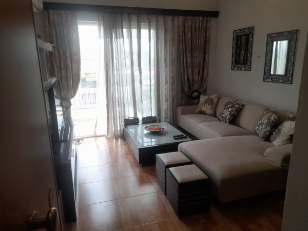 Tirane, jepet me qera apartament 1+1 Kati 11, 55 m² 450 € 