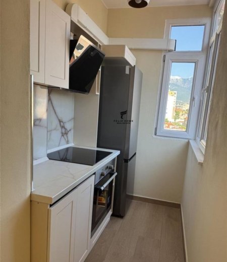 Tirane, jepet me qera apartament 2+1 Kati 5, 95 m² 1.200 € (PAZARI I RI)