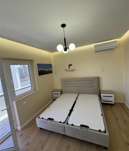 Tirane, jepet me qera apartament 2+1 Kati 5, 95 m² 1.200 € (PAZARI I RI)