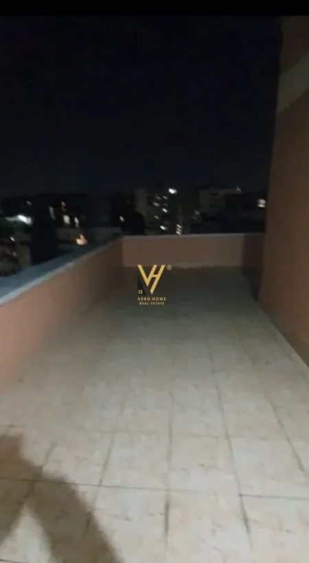 Tirane, jepet me qera apartament 1+1+Ballkon Kati 6, 65 m² 650 € (KOMUNA E PARISIT)