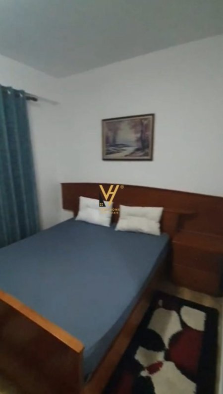 Tirane, jepet me qera apartament 1+1+Ballkon Kati 6, 65 m² 650 € (KOMUNA E PARISIT)