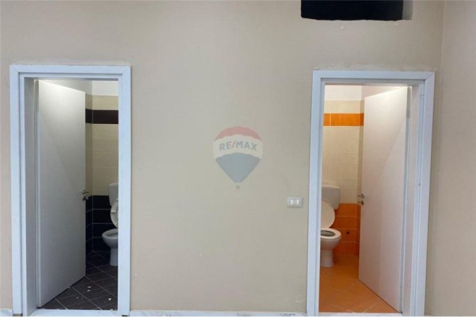 Vlore, jepet me qera dyqan Kati 0, 98 m² 450 € (Pas Hotel Martinit, Skele, Vlore)