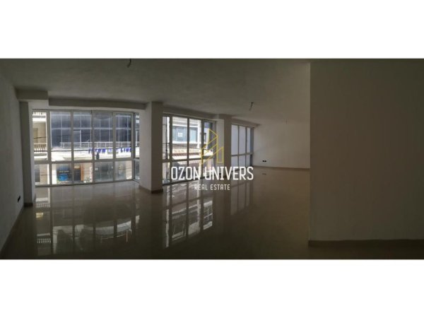 Durres, shitet ambjent biznesi Kati 1, 132 m² 224.400 € (Rruga Doganës Durrës, Albania)