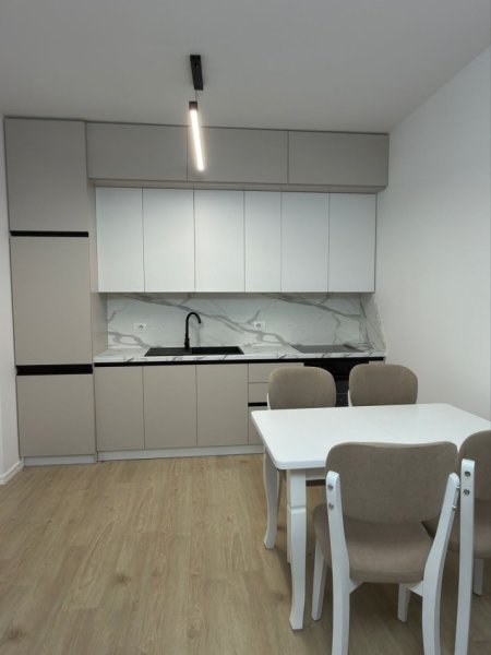 Tirane, jepet me qera apartament 2+1 Kati 2, 105 m² 1.000 € (KOMUNA E PARISIT)