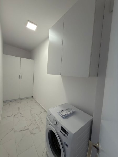 Tirane, jepet me qera apartament 2+1 Kati 2, 105 m² 1.000 € (KOMUNA E PARISIT)