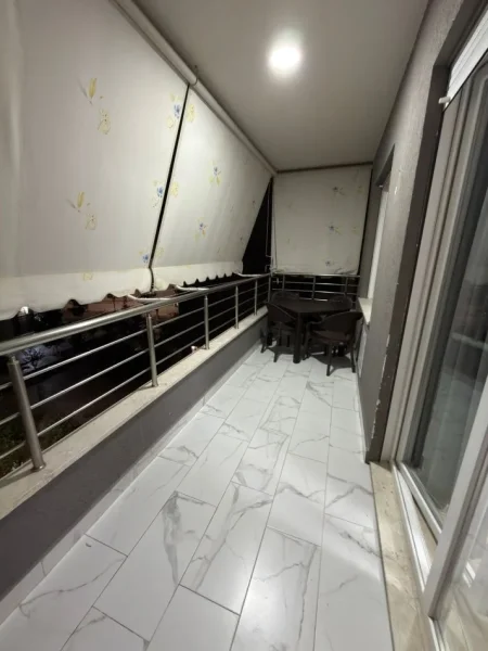 Tirane, jepet me qera apartament 2+1 Kati 2, 105 m² 1.000 € (KOMUNA E PARISIT)