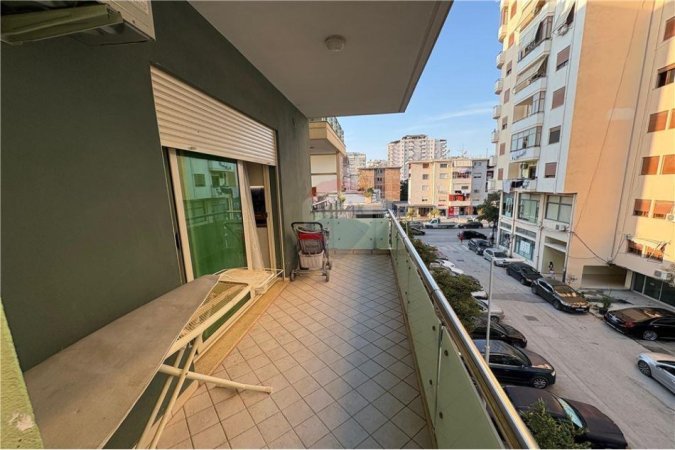Vlore, shitet apartament 2+1 Kati 3, 102 m² 165.000 € (Rruga Hasan Kushta, Green Tower, Vlorë)
