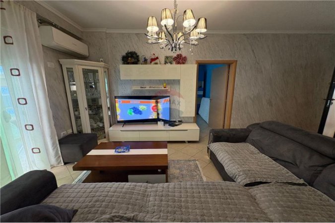 Vlore, shitet apartament 2+1 Kati 3, 102 m² 165.000 € (Rruga Hasan Kushta, Green Tower, Vlorë)