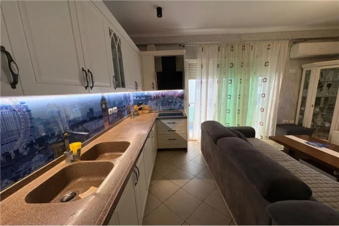 Vlore, shitet apartament 2+1 Kati 3, 102 m² 165.000 € (Rruga Hasan Kushta, Green Tower, Vlorë)