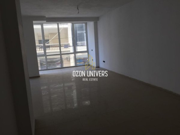 Durres, shitet ambjent biznesi Kati 1, 91 m² 168.470 € (Rruga Dogana, Porti i Durrësit)