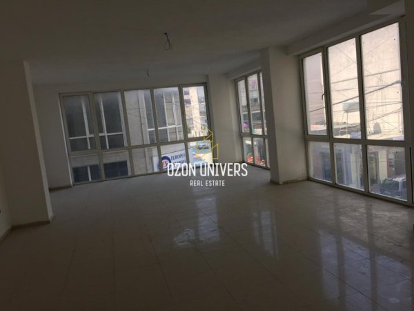 Durres, shitet ambjent biznesi Kati 1, 91 m² 168.470 € (Rruga Dogana, Porti i Durrësit)