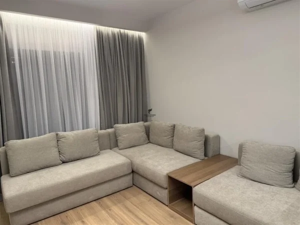 Tirane, jepet me qera apartament 3+1 Kati 2, 150 m² 1.300 € (KODRA E DIELLIT 2)